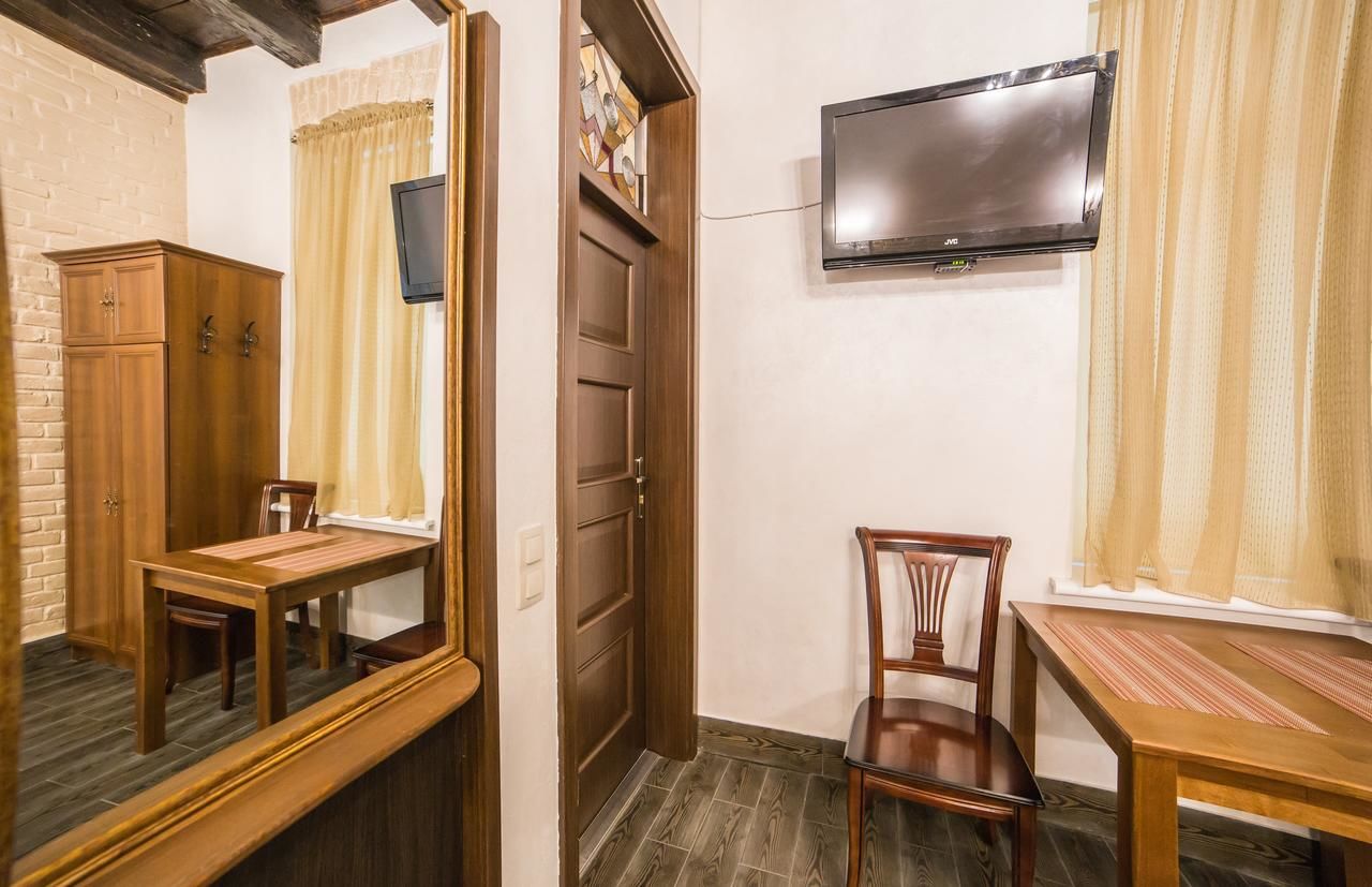 Апартаменты Apartment on Valova 16-2- 2 minutes to Market Square Львов-9