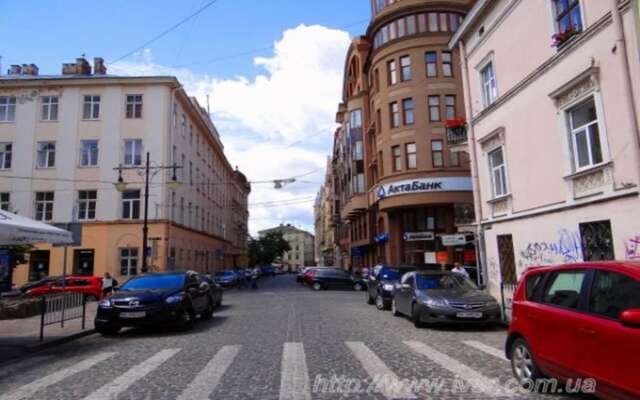Апартаменты Apartment on Valova 16-2- 2 minutes to Market Square Львов-28